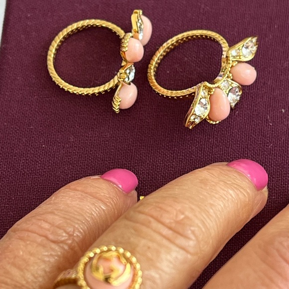 Gucci Pink Interlocking G Flower Ring - Picture 6 of 9